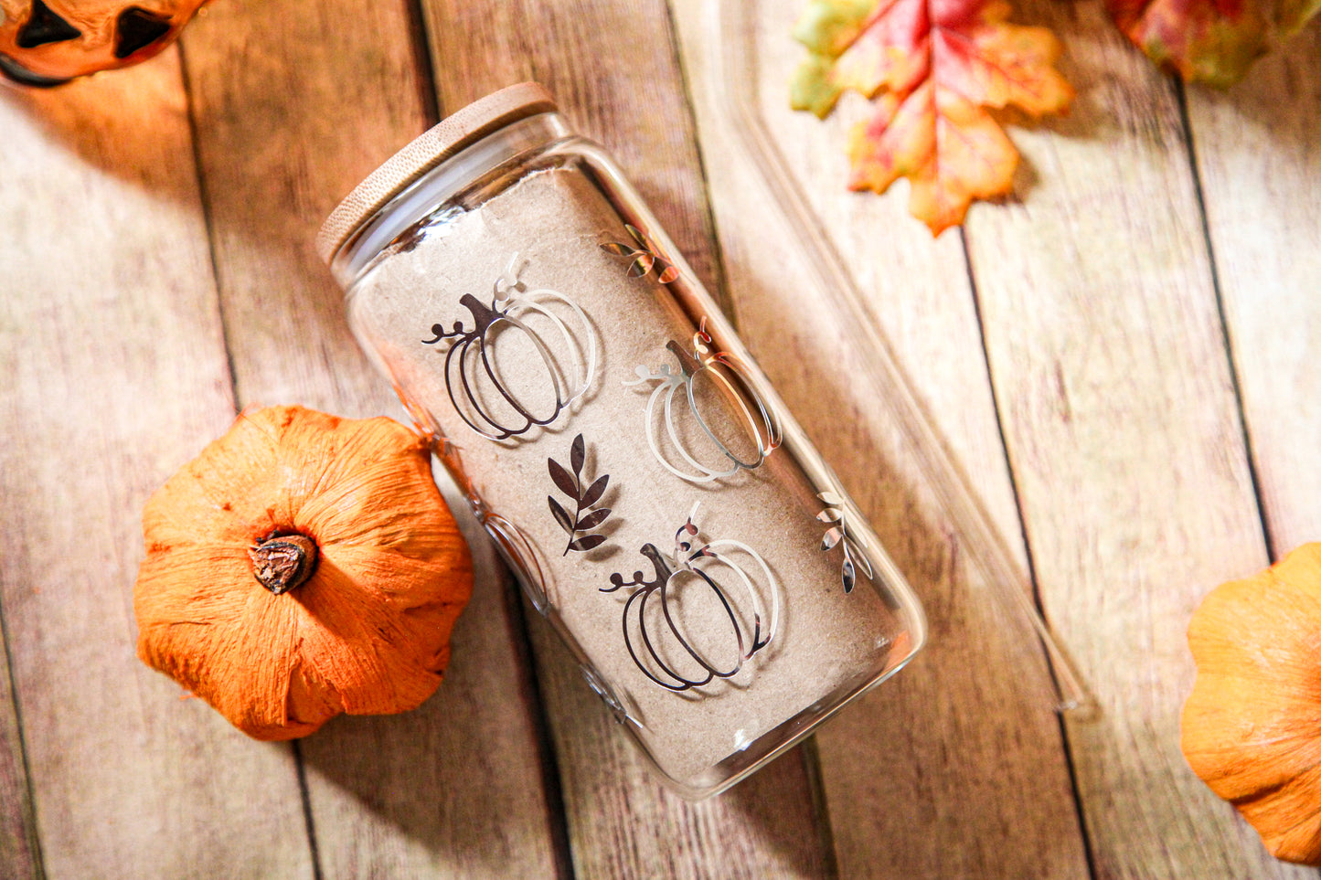 Chrome Pumpkin Outline, 16oz Beer Can Glass, Bamboo Lid, Glass Straw